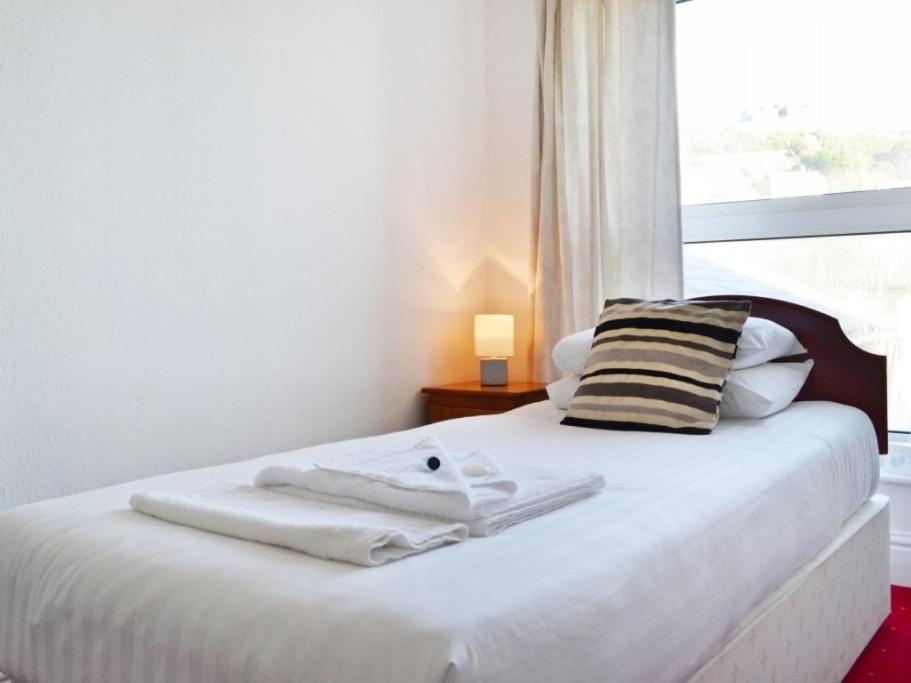 Cardigan Bay Aberystwyth Room photo
